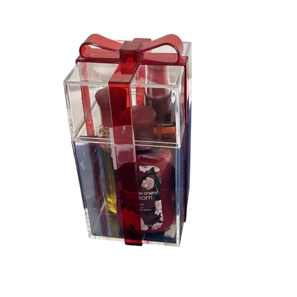 Bath & and Body Works Signature Collection Japanese Cherry‎ Blossom Gift Box Set